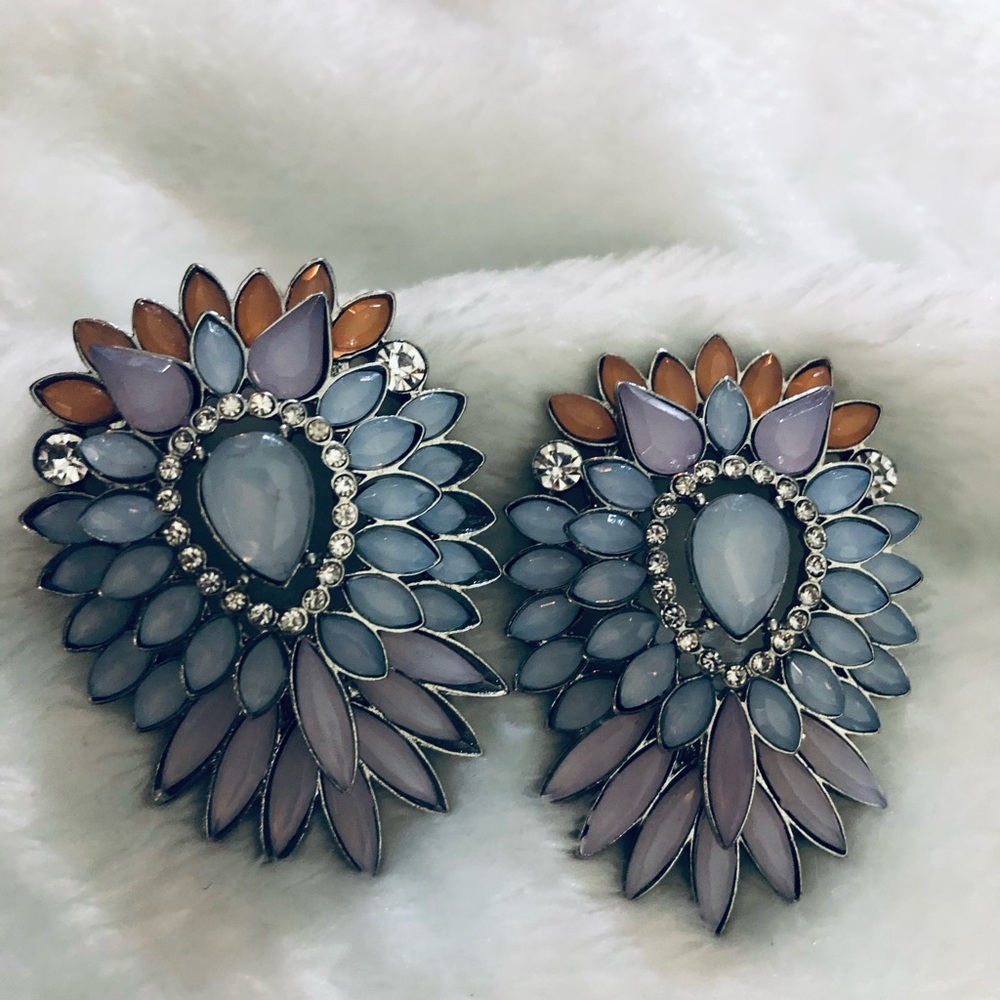Earrings - Picture 4 of 8